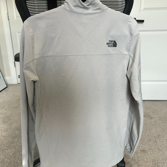 The North Face Softshell Jacket – Light Gray – Men’s Small – Excellent Condition - Picture 3 of 5